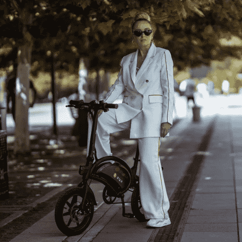 DYU-E Bike-Klapprad-aufStrasse